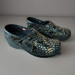 Sanita Vegan Women’s Professional Snake Print Clogs Size 41 US 10